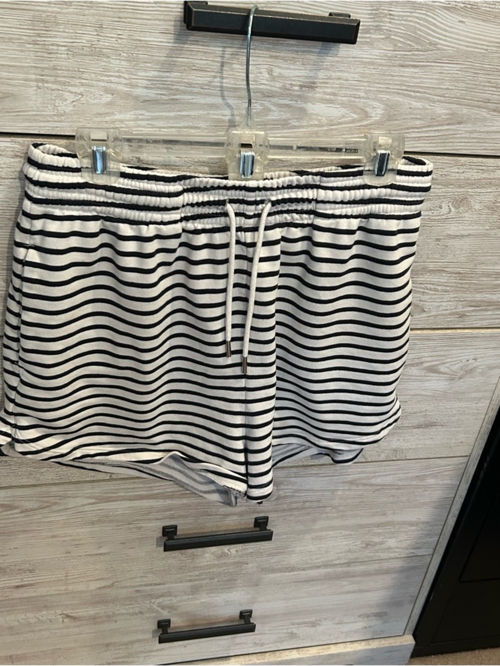 H&M Women's Cream/Striped Sweatshirt shorts - Picture 3 of 6